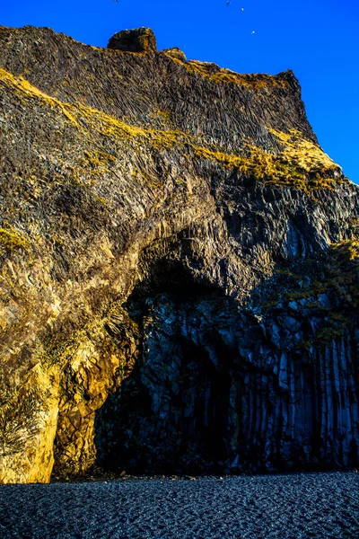Montanha Reynisfjall Com Coluna Basalto Praia Reynisfjara Reynisfjoru Costa Sul — Fotografia de Stock