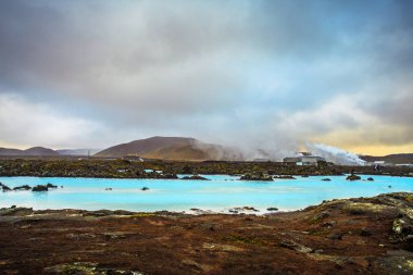 Blue Lagoon, Reykjanes Yarımadası'nda Grindavik bir lav alanında bulunan jeotermal spa, güneybatı İzlanda