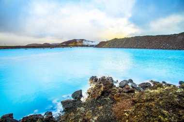 Blue Lagoon, Reykjanes Yarımadası'nda Grindavik bir lav alanında bulunan jeotermal spa, güneybatı İzlanda