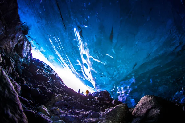 Cueva Hielo Fenómenos Naturales Formados Glaciares Durante Invierno Por Agua — Foto de Stock