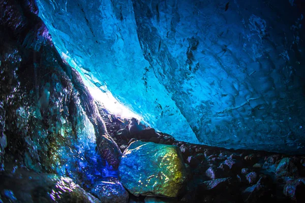 Caverna Gelo Fenômenos Naturais Formados Geleiras Durante Inverno Pela Água — Fotografia de Stock