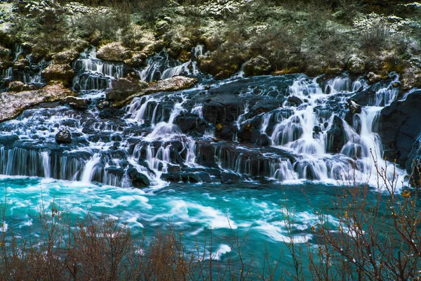 Hraunfossar Водопад Образованный Реками Текущими Над Hallmundarhraun Лавовое Поле Вулкана — стоковое фото