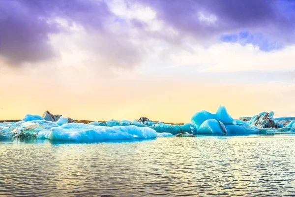 Jokulsarlon Buzul Nehir Lagün Büyük Bir Buzul Gölü Kenarındaki Güneydoğu — Stok fotoğraf