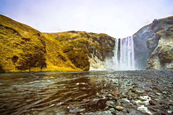 Skogafoss Ett Vattenfall Som Ligger Floden Skoga Södra Island Vid — Stockfoto