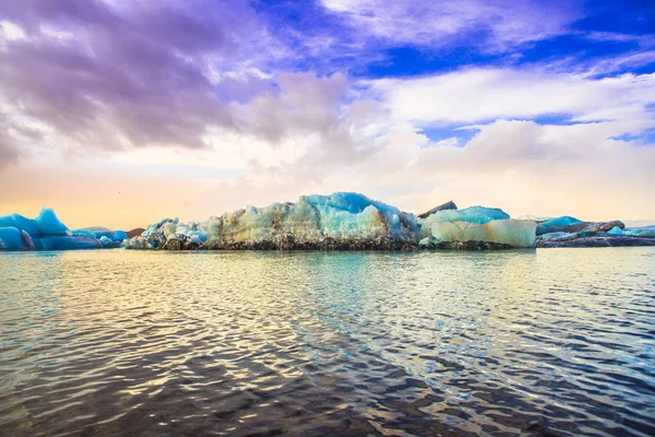Jokulsarlon Buzul Nehir Lagün Büyük Bir Buzul Gölü Kenarındaki Güneydoğu — Stok fotoğraf