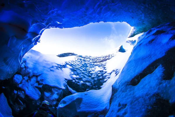 Ледниковая Пещера Природные Явления Образовавшиеся Ледниках Зимой Воды Протекающей Через — стоковое фото