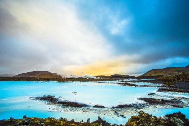 Blue Lagoon, Reykjanes Yarımadası'nda Grindavik bir lav alanında bulunan jeotermal spa, güneybatı İzlanda