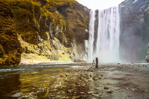 Skogafoss Wodospad Położony Rzece Skoga Południowej Islandii Klifach Byłego Wybrzeża — Zdjęcie stockowe