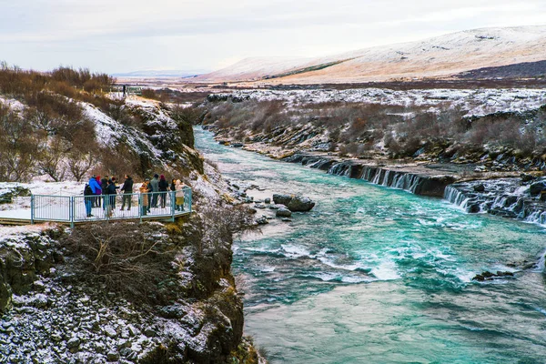 Island Listopad 2017 Turisté Viděli Hraunfossární Vodopád Vyhlídku Terase — Stock fotografie