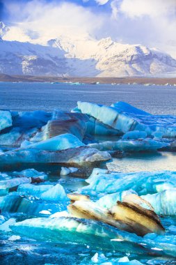 Jokulsarlon (buzul nehir lagün), büyük bir buzul Gölü kenarındaki Güneydoğu İzlanda'daki Vatnajokull Milli Parkı.