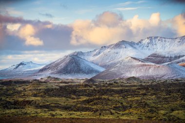  Route 1 veya Çevre Yolu (Hringvegur), İzlanda'nın yan görünümü