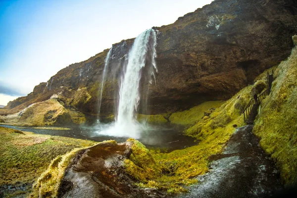 Seljalandsfoss Zlanda Güney Bölgesinde Arkasında Küçük Bir Mağara Ile Bir — Stok fotoğraf