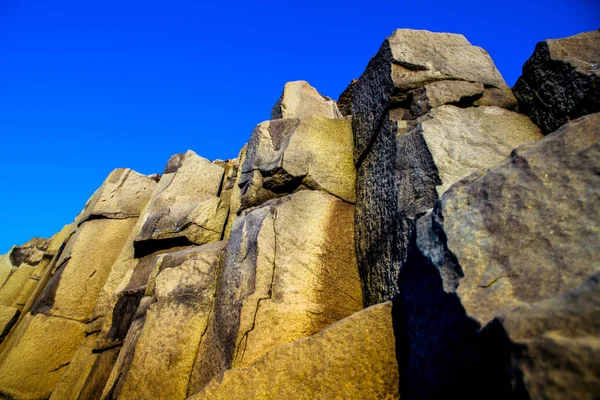 Montagna Reynisfjall Con Colonna Basalto Sulla Spiaggia Reynisfjara Reynisfjoru Sulla — Foto Stock