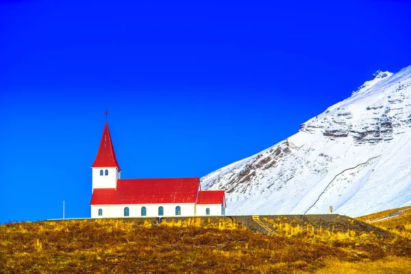 アイスランド最南端の村 ヴィク Vik Myrdal の村は 島の周りの主要な環状道路に位置しています — ストック写真