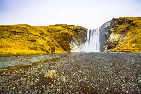 Skogafoss Ett Vattenfall Som Ligger Floden Skoga Södra Island Vid — Stockfoto