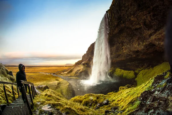 Iceland November 2017 Tourists Walking Cave Seljalandsfoss — Stock Photo, Image