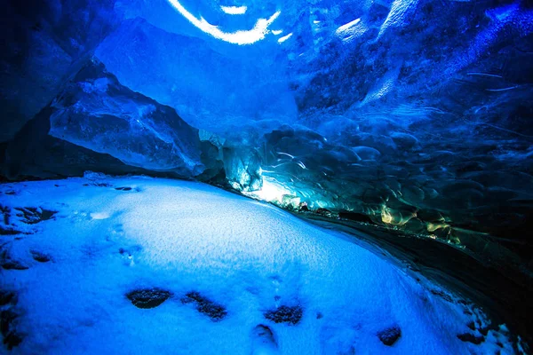 Ice Barlang Télen Gleccseren Megalkotott Természeti Jelenségek Amelyek Gleccseren Keresztül — Stock Fotó