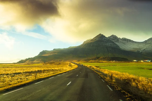 링베구르 Hringvegur 아이슬란드의 대부분을 연결하는 국도입니다 — 스톡 사진