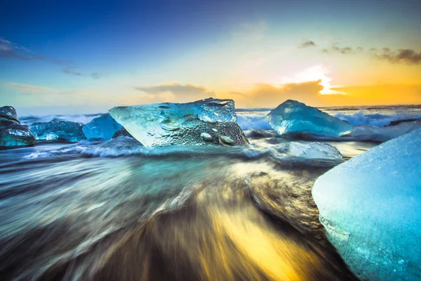 Roca Hielo Con Playa Arena Negra Playa Jokulsarlon Playa Diamond — Foto de Stock