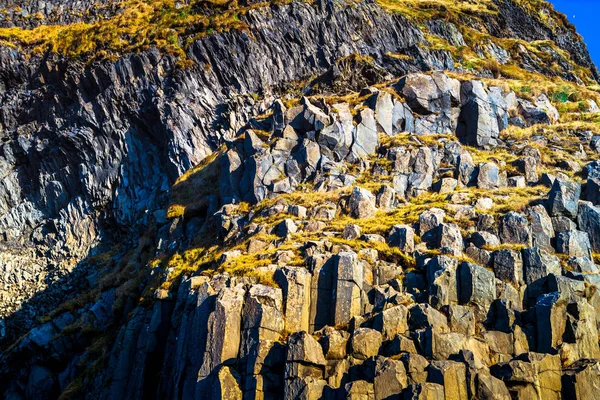 Montaña Reynisfjall Con Columna Basalto Playa Reynisfjara Reynisfjoru Costa Sur —  Fotos de Stock