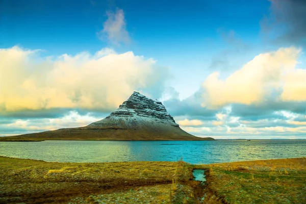 Киркьюфелл Исландская Церковная Гора Гора Высотой 463 Северном Побережье Исландского — стоковое фото