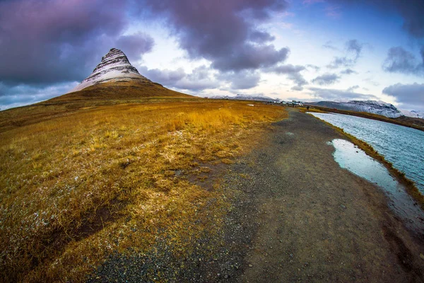 Kirkjufell Islandzki Kościół Góra 463 Wysokości Góra Północnym Wybrzeżu Półwyspu — Zdjęcie stockowe
