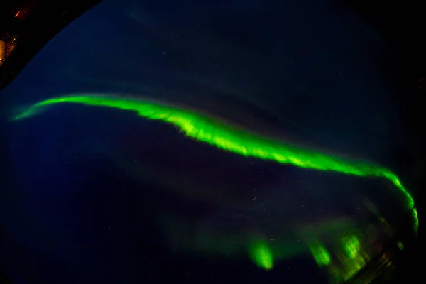 オーロラボレアリス オーロラ 時には極光と呼ばれる 北極圏 アイスランドの地球の空に自然光の表示 — ストック写真