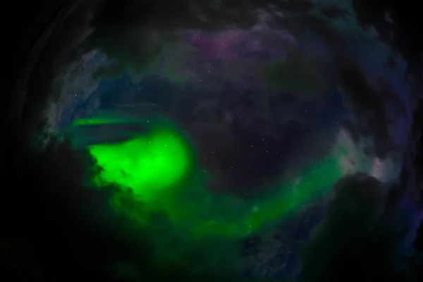 オーロラボレアリス オーロラ 時には極光と呼ばれる 北極圏 アイスランドの地球の空に自然光の表示 — ストック写真