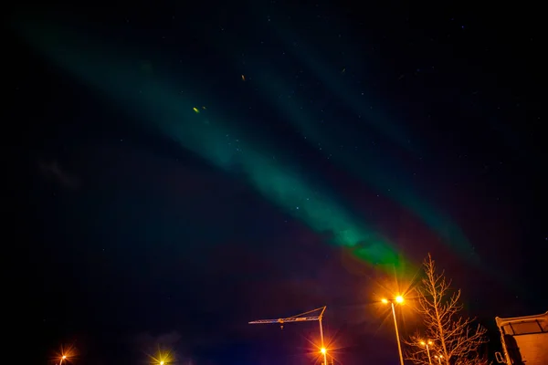오로라 오로라 때로는 조명이라고도 북극권 아이슬란드의 하늘에 디스플레이 — 스톡 사진