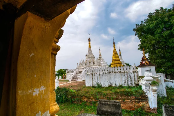 Mosteiro de maha aungmye bonzan — Fotografia de Stock