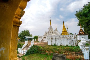 Maha Aungmye Bonzan Manastırı