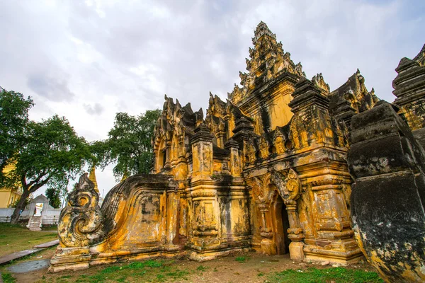 Maha Aungmye Bonzan klooster — Stockfoto