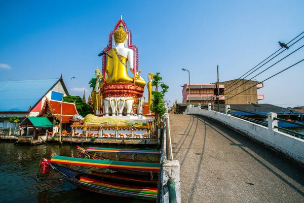 Wat Khun Chan Chrám Hlavními Rysy Jsou Velké Sochy Buddhy — Stock fotografie