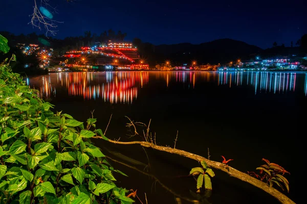 Ban Rak Tay Veya Mae Mae Hong Son Yakınlarındaki Göl — Stok fotoğraf