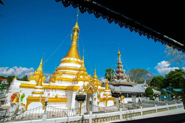 Ват Чонг Кхам Wat Chong Kham Ват Чонг Кем Wat — стоковое фото