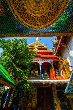 Wat Khun Chan, ana özelliklere sahip bir tapınak Ramakien, Bangkok, Tayland görüntüleri ile birlikte Buda büyük heykelleri vardır