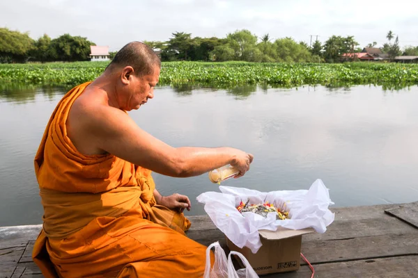 Samut Sakhon Tailandia Febrero 2019 Monje Hace Ceremonia Budista Para — Foto de Stock