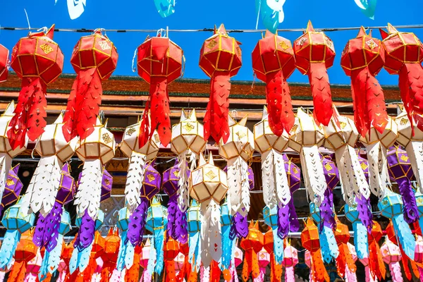 Wat phra som hariphunchai — Stockfoto