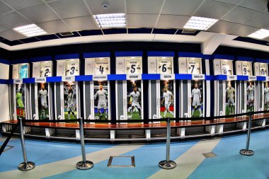 Madrid, İspanya - 17 Mart 2017 - Santiago Bernabu Stadyumu 'nun soyunma odası (Estadio Santiago Bernabu), Real Madrid Stadyumu.