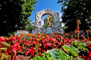 Waltz King Johann Strauss Ii Anıtı (Johann Strauss Jr.), Avusturyalı hafif müzik bestecisi, özellikle dans müziği ve operetler, Stadtpark (City Park), Viyana (Wien), Avusturya (Osterreich)