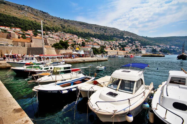 Porto Velho Parte Oriental Dubrovnik Abrangido Por Dois Quebra Mares — Fotografia de Stock