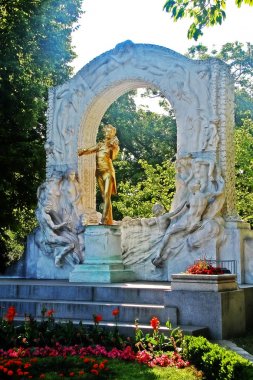 Waltz King Johann Strauss Ii Anıtı (Johann Strauss Jr.), Avusturyalı hafif müzik bestecisi, özellikle dans müziği ve operetler, Stadtpark (City Park), Viyana (Wien), Avusturya (Osterreich)