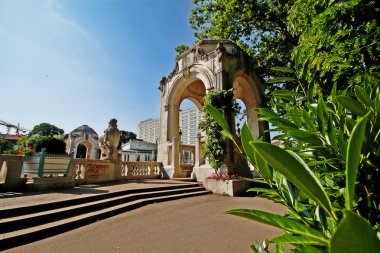 Stadtpark (City Park), Viyana'da Wienfluss (Viyana Nehri), Viyana (Wien), Avusturya (Osterreich) tarafından iki bölüme ayrılan park)