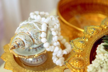 Tayland kültürel nişan töreninde gelin ve damat için bereket su Konu çelenk ve gemi, Tayland