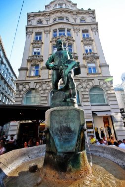 Viyana (Wien), Avusturya (Osterreich) - 24 Haziran 2017 - Hoher Markt Meydanı 'ndaki Çeşme heykeli