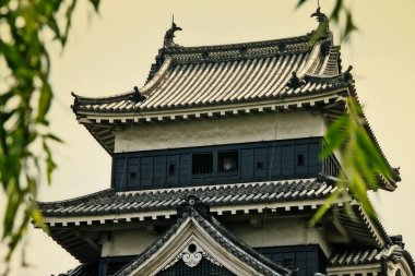 Matsumoto Kalesi (Matsumoto-jo), veya Crow Kalesi (Karasu-jo), Doğu Honshu, Matsumoto-shi, Chubu bölgesi, Nagano Prefecture, Japonya'da Japon önde gelen tarihi kalelerinden biri olarak bilinir