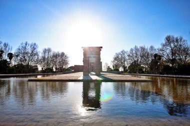 Debod Tapınağı (Templo de Debod), İspanya 'nın Madrid şehrinde sökülüp yeniden inşa edilen eski bir Mısır tapınağı.