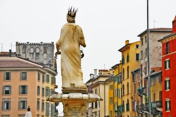 Venetien Verona Italien März 2010 Brunnenstatue Der Madonna Verona Brunnen — Stockfoto