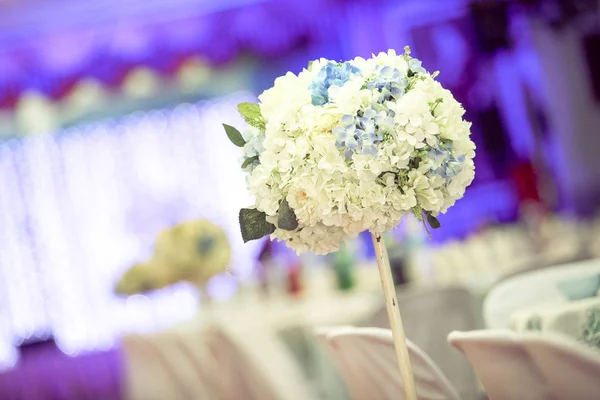 Umělé Dekorace Květin Svatebním Obřadu — Stock fotografie