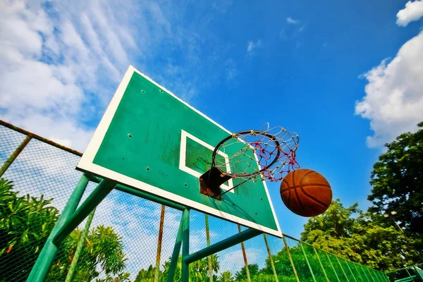 Baloncesto Lanzado Aro Anotando Juego — Foto de Stock